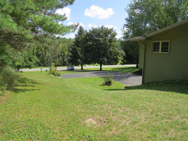 N7403 Switzke ROAD, Watertown, WI 53094
