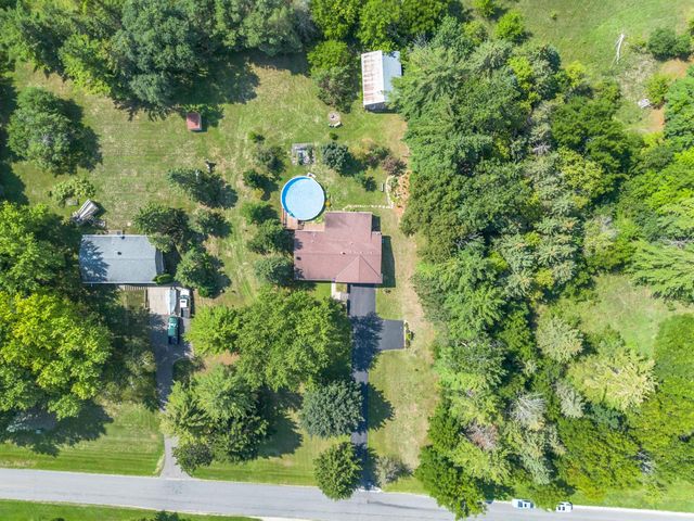 N7403 Switzke ROAD, Watertown, WI 53094