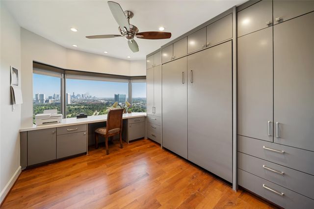 2001 Holcombe Boulevard 2502, Houston, TX 77030