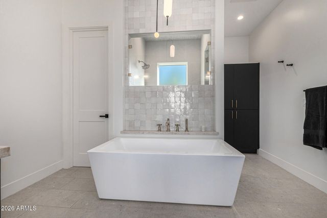 5426 E SWEETWATER Avenue, Scottsdale, AZ 85254