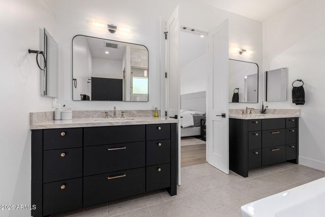 5426 E SWEETWATER Avenue, Scottsdale, AZ 85254