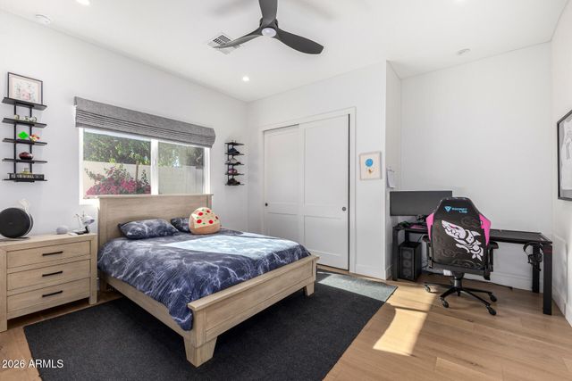 5426 E SWEETWATER Avenue, Scottsdale, AZ 85254