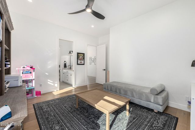 5426 E SWEETWATER Avenue, Scottsdale, AZ 85254