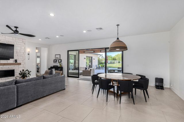 5426 E SWEETWATER Avenue, Scottsdale, AZ 85254