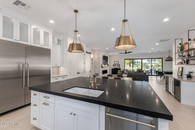 5426 E SWEETWATER Avenue, Scottsdale, AZ 85254