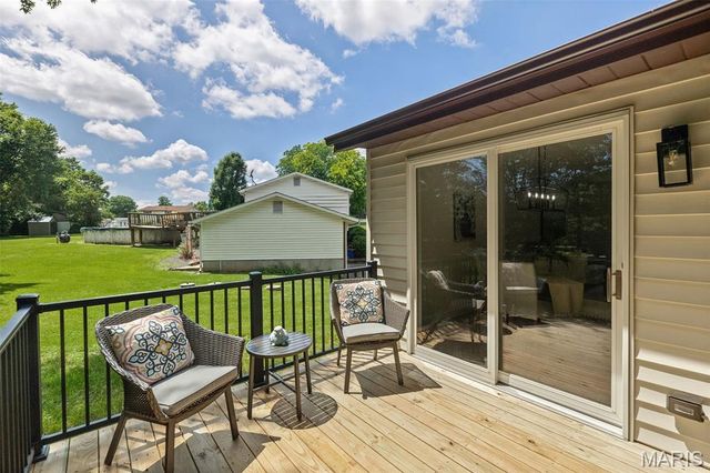 410 Saint Anthony Drive, Godfrey, IL 62035
