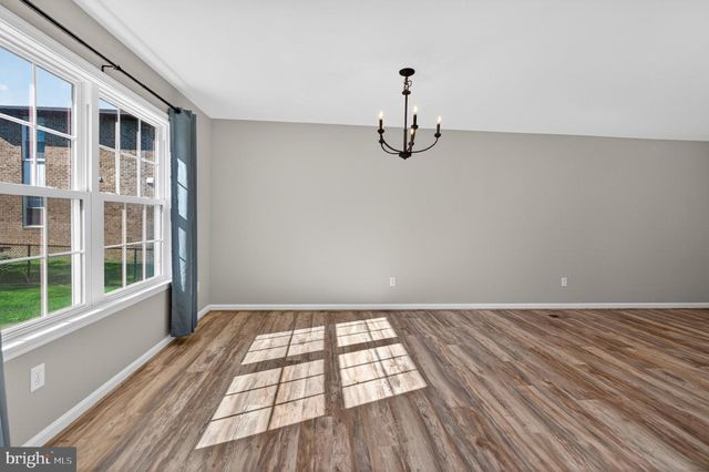 207 S LOUDOUN ST, Strasburg, VA 22657