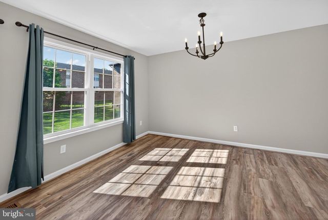 207 S LOUDOUN ST, Strasburg, VA 22657