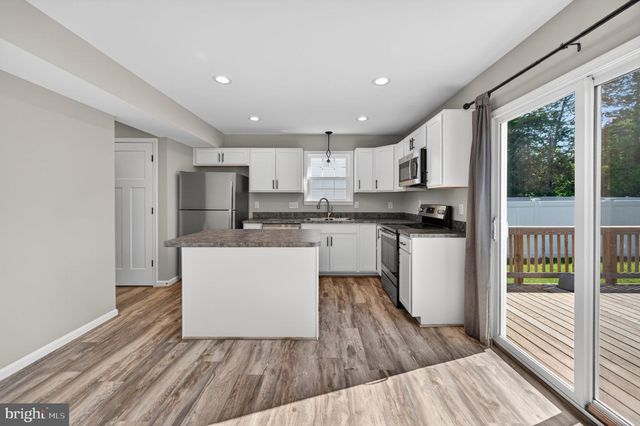 207 S LOUDOUN ST, Strasburg, VA 22657