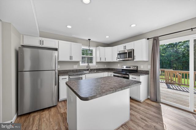 207 S LOUDOUN ST, Strasburg, VA 22657
