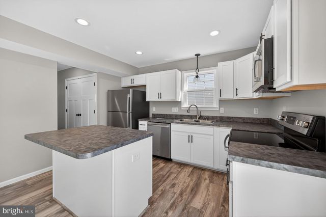207 S LOUDOUN ST, Strasburg, VA 22657