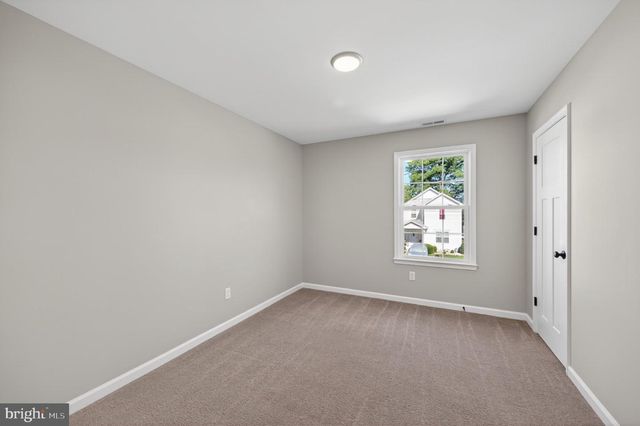 207 S LOUDOUN ST, Strasburg, VA 22657
