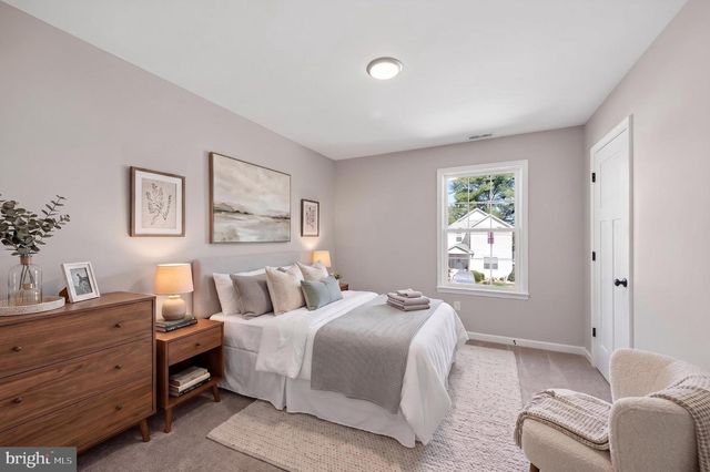 207 S LOUDOUN ST, Strasburg, VA 22657