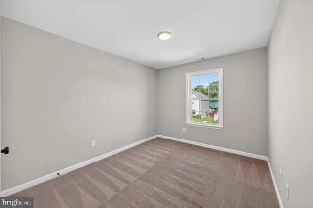 207 S LOUDOUN ST, Strasburg, VA 22657