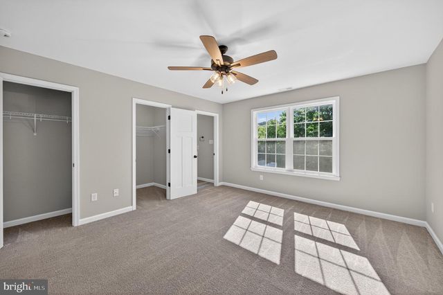 207 S LOUDOUN ST, Strasburg, VA 22657
