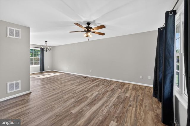 207 S LOUDOUN ST, Strasburg, VA 22657