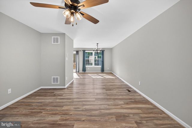 207 S LOUDOUN ST, Strasburg, VA 22657