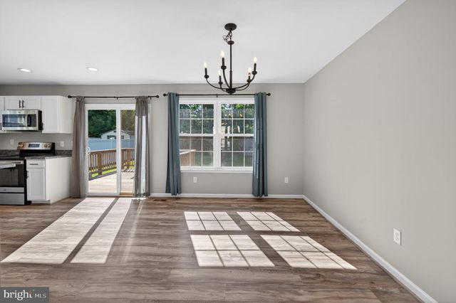 207 S LOUDOUN ST, Strasburg, VA 22657