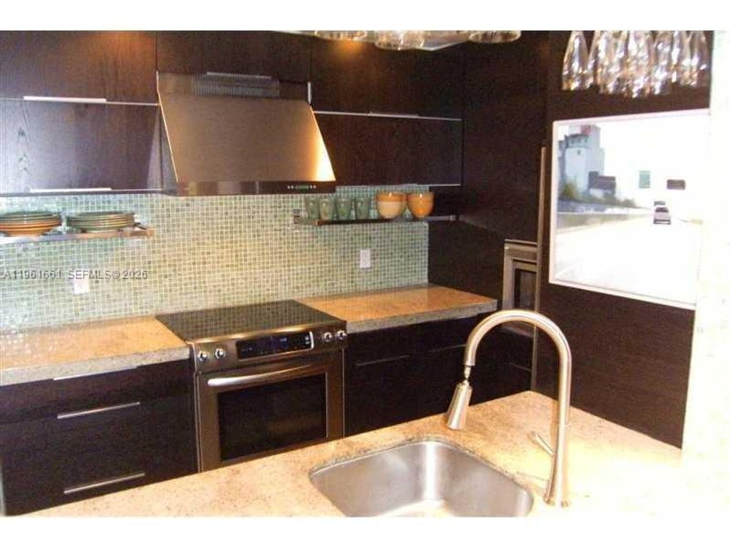 2642 NW 33rd St 1905, Oakland Park, FL 33309