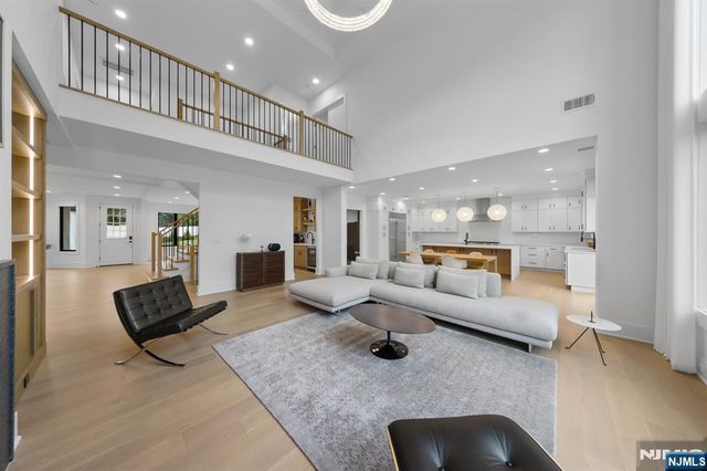 4 Wedgehill Lane, Montvale, NJ 07645