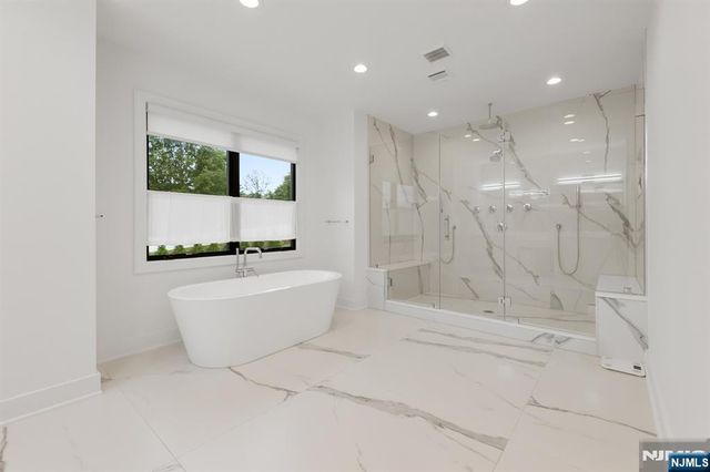 4 Wedgehill Lane, Montvale, NJ 07645
