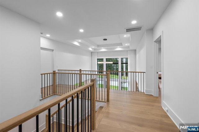 4 Wedgehill Lane, Montvale, NJ 07645