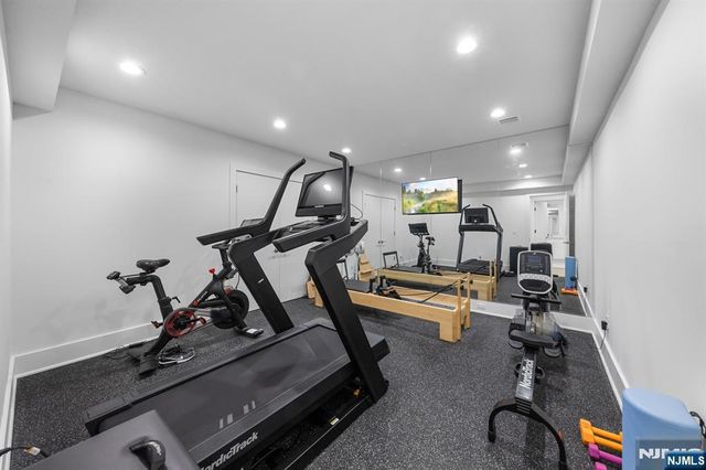 4 Wedgehill Lane, Montvale, NJ 07645