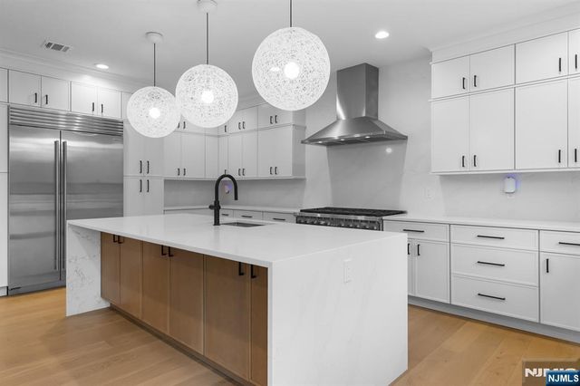 4 Wedgehill Lane, Montvale, NJ 07645