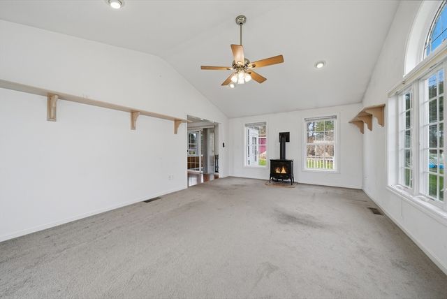 9 Photine Dr, Lowell, MA 01854