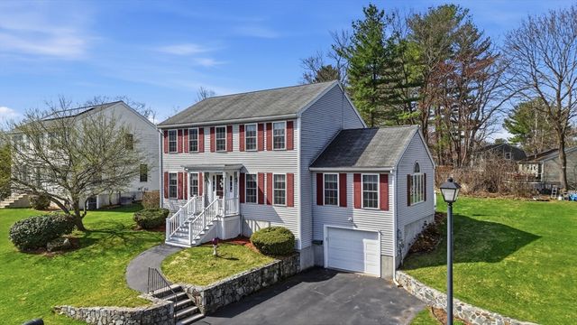 9 Photine Dr, Lowell, MA 01854