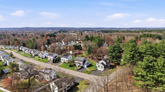 9 Photine Dr, Lowell, MA 01854