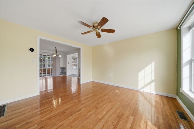 9 Photine Dr, Lowell, MA 01854