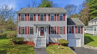 9 Photine Dr, Lowell, MA 01854