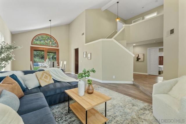 9454 Oviedo St, San Diego, CA 92129