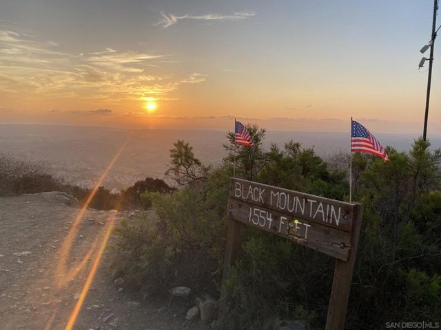 9454 Oviedo St, San Diego, CA 92129