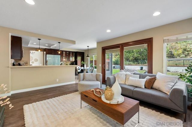 9454 Oviedo St, San Diego, CA 92129