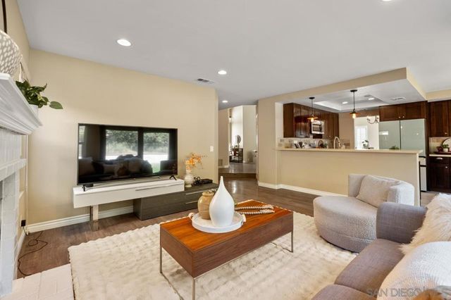 9454 Oviedo St, San Diego, CA 92129