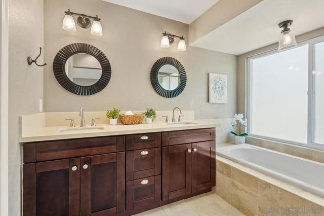 9454 Oviedo St, San Diego, CA 92129