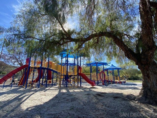 9454 Oviedo St, San Diego, CA 92129