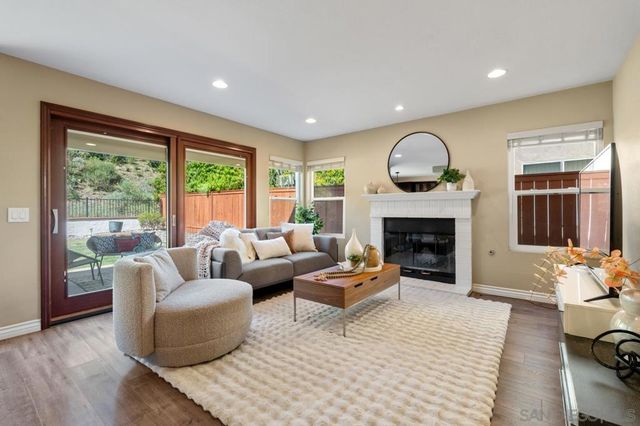 9454 Oviedo St, San Diego, CA 92129