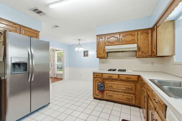 638 Park Lane, Highland Village, TX 75077