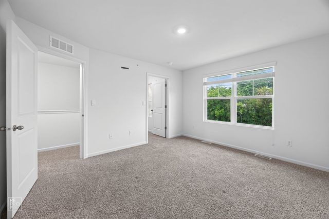 2031 Sequoia Avenue, Mundelein, IL 60060