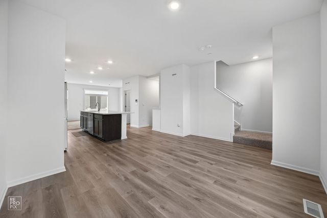 2031 Sequoia Avenue, Mundelein, IL 60060