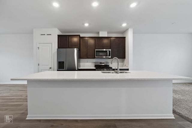 2031 Sequoia Avenue, Mundelein, IL 60060