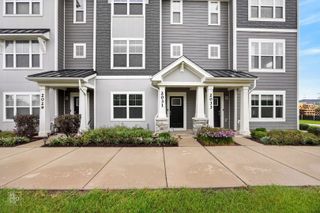 2031 Sequoia Avenue, Mundelein, IL 60060