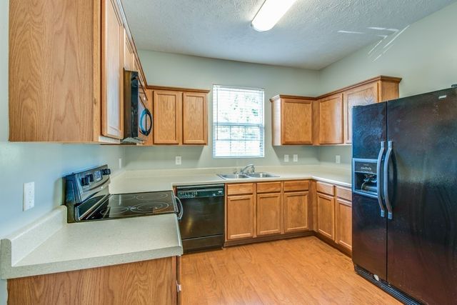 1051 Ashmore Dr, Nashville, TN 37211