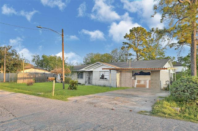 7954 Booker St, Houston, TX 77028