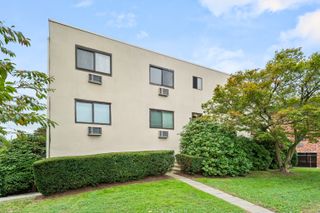 737 Cove Road D2, Stamford, CT 06902