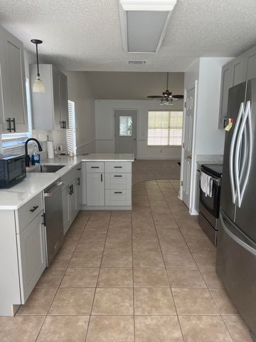 5149 Whitehurst Lane, Crestview, FL 32536