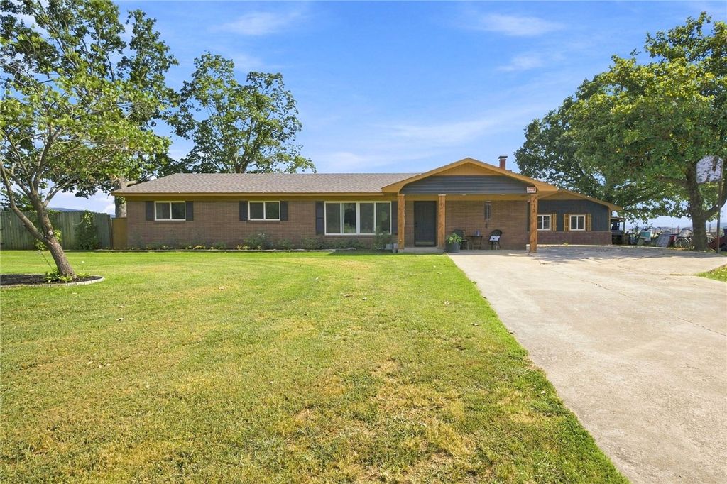 611 Butler Road, Prairie Grove, AR 72753